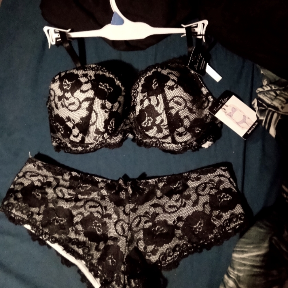 NWT bra & panty set
